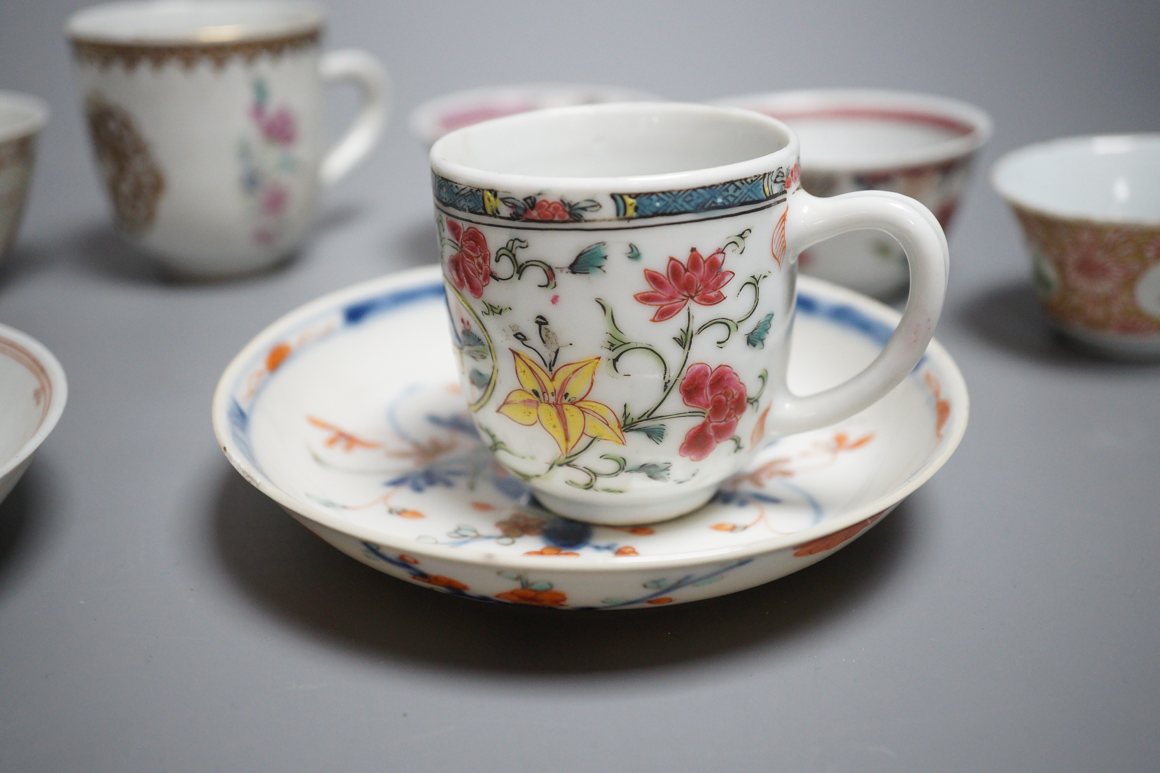 Assorted 18th century Chinese export teabowls, cups and saucers (10)